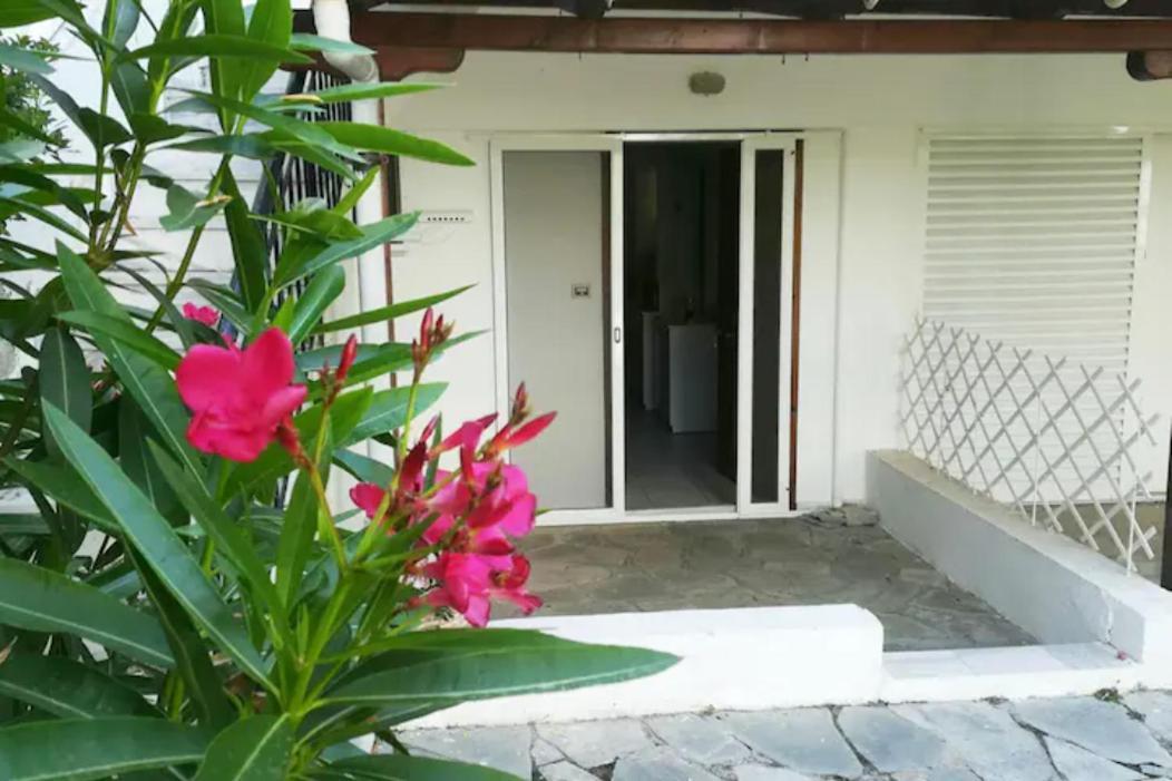 Annas House Apartment Pefkochori Bagian luar foto